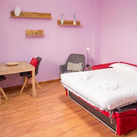 The Best Rent - Studio Nearby Sant'Agostino Metro Milan Bagian luar foto