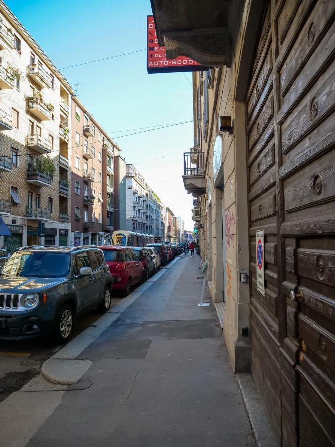 The Best Rent - Studio Nearby Sant'Agostino Metro Milan Bagian luar foto