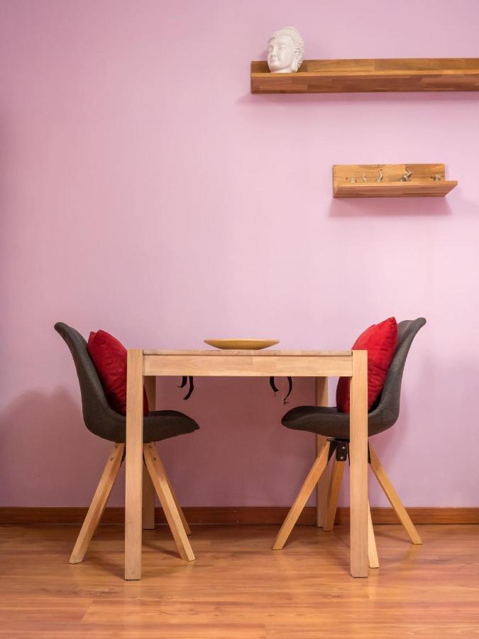 The Best Rent - Studio Nearby Sant'Agostino Metro Milan Bagian luar foto
