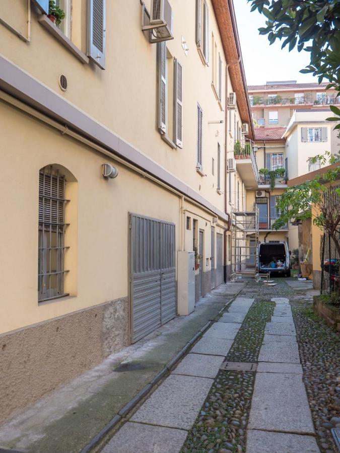 The Best Rent - Studio Nearby Sant'Agostino Metro Milan Bagian luar foto