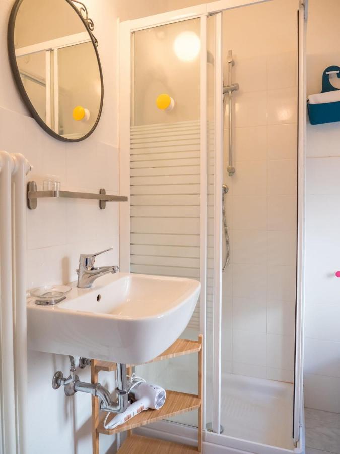 The Best Rent - Studio Nearby Sant'Agostino Metro Milan Bagian luar foto