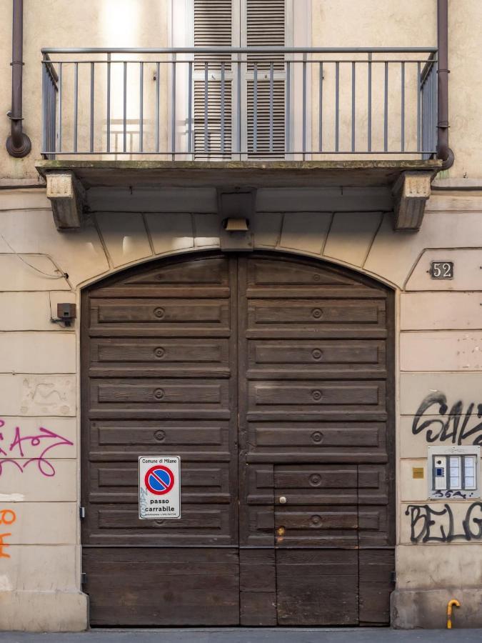 The Best Rent - Studio Nearby Sant'Agostino Metro Milan Bagian luar foto