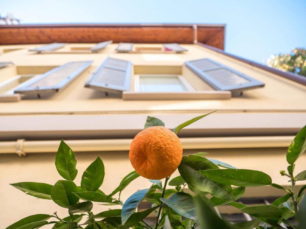 The Best Rent - Studio Nearby Sant'Agostino Metro Milan Bagian luar foto